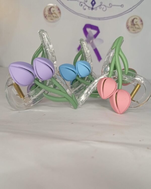 Flower hair catcher