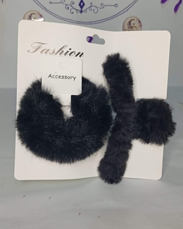 Fur catcher with fur scrunchie