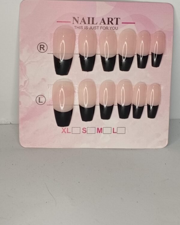 Press on nails