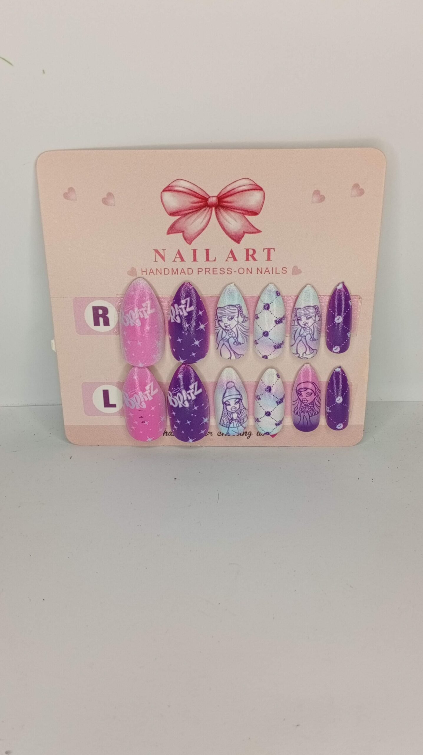 Press on nails