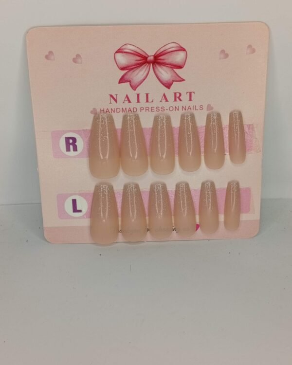 Press on nails