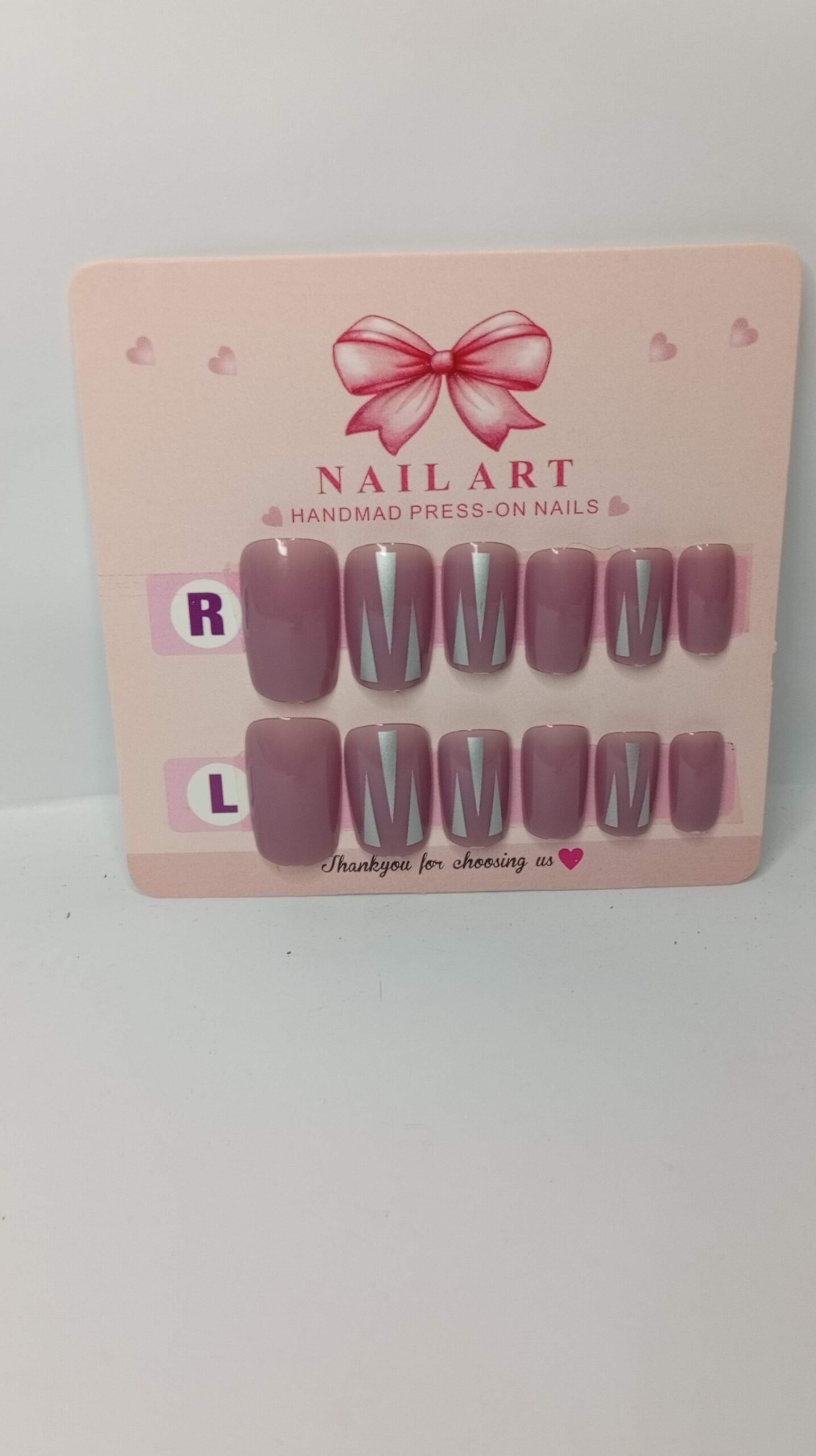 Press on nails