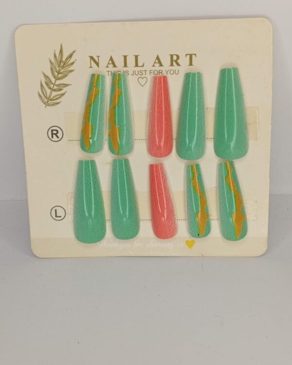 Press on nails