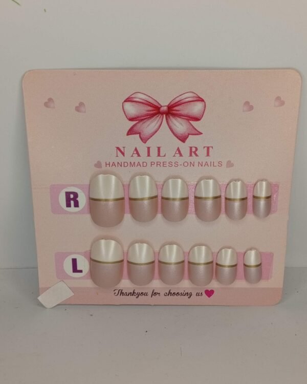 Press on nails